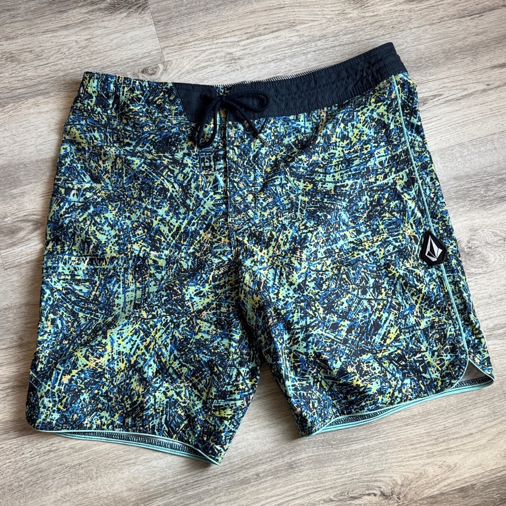 Mens Volcom Board Shorts Size 33 No Liner Digital Print Blue Teal